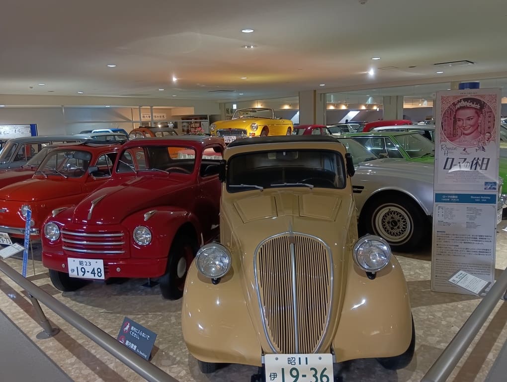 自動車博物館内の様子